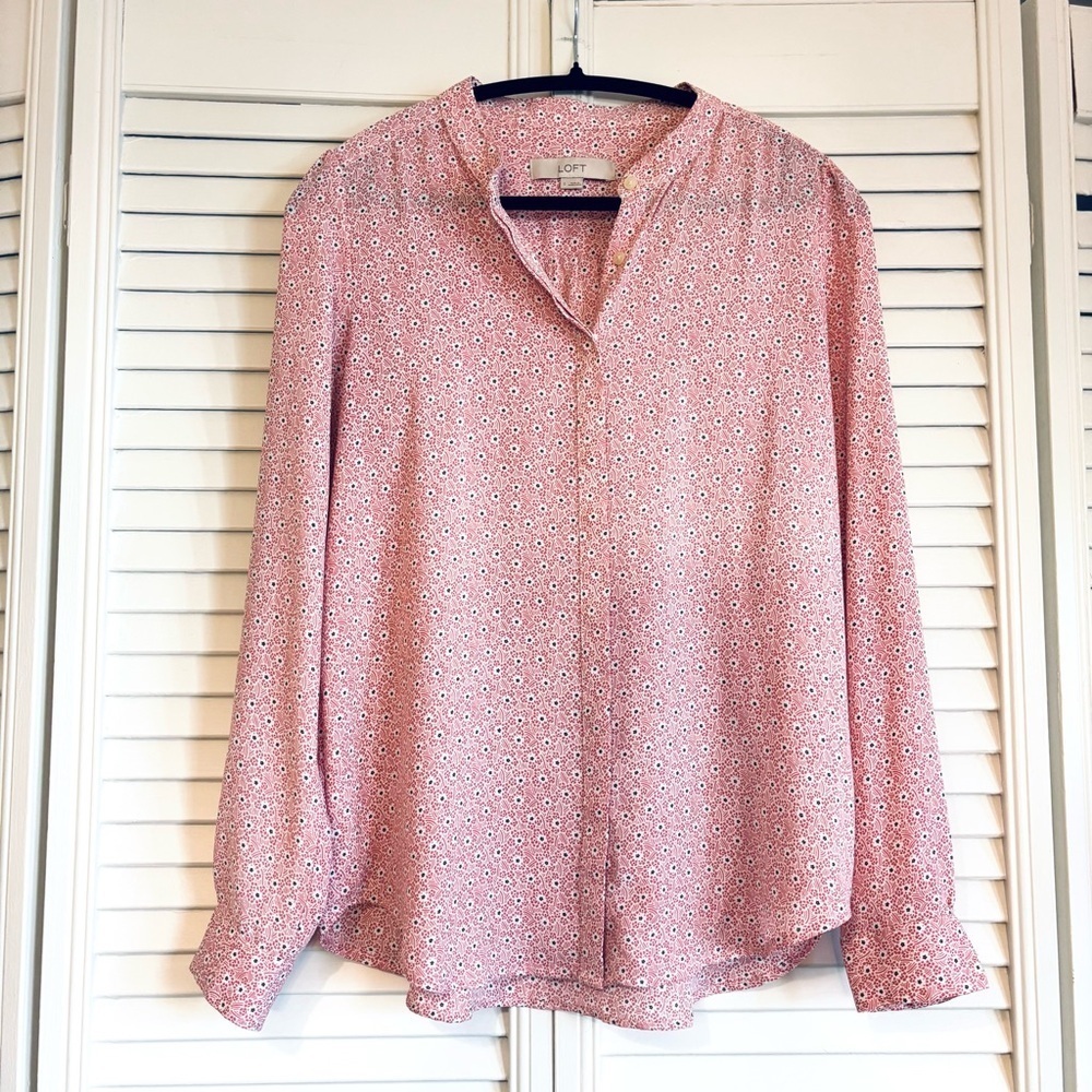 Loft Pink Ditsy Floral Button Down Blouse Long Sleeve Size Small S